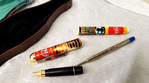 1996 Coca Cola Ballpoint Pen in Coca Cola tin Case Parker Refill- ink still ok - Taiwan