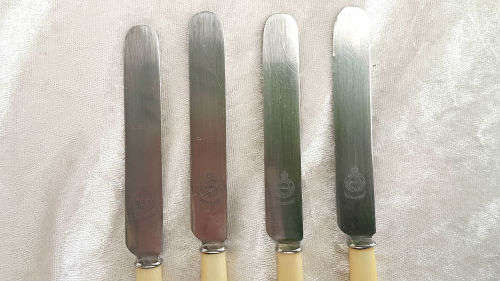 4 Vintage BUTLER Non-Stain Bone Handle Sheffield Butter Knifes England