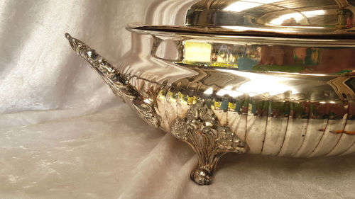 Silver Plated Tureen EM-ESS Silver Plated on Brass Lid has a small bend 240x400x330mm