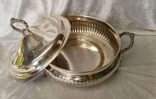 Silver Plated Tureen EM-ESS Silver Plated on Brass Lid has a small bend 240x400x330mm