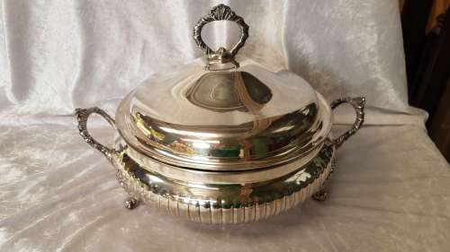 Silver Plated Tureen EM-ESS Silver Plated on Brass Lid has a small bend 240x400x330mm
