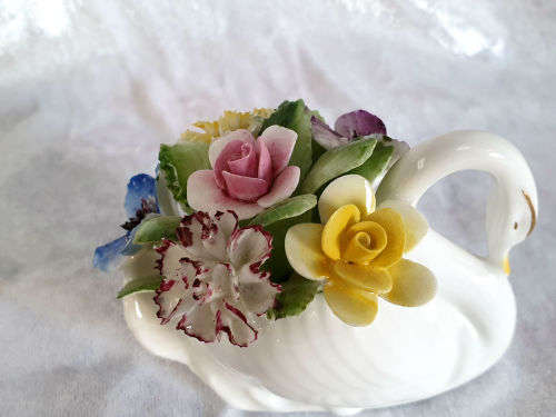 Royal Doulton Floral Swan -Bone China England 65x85x58mm