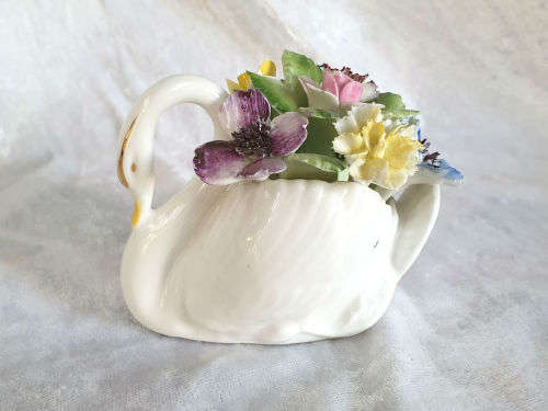 Royal Doulton Floral Swan -Bone China England 65x85x58mm
