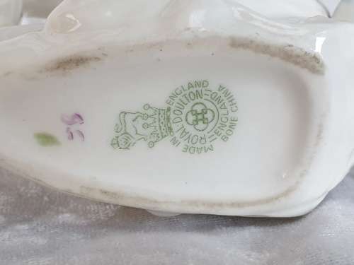 Royal Doulton Floral Swan -Bone China England 65x85x58mm