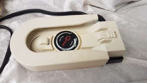 Vintage Portable Goodway Tourist Mini IRON Made in Hong Kong Model TR-8- in bag