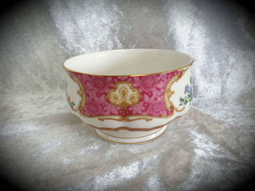Vintage 1944 Royal Albert "LADY CARLYLE" Sugar Bowl 62x105mm - as New