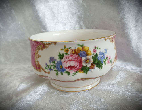 Vintage 1944 Royal Albert "LADY CARLYLE" Sugar Bowl 62x105mm - as New