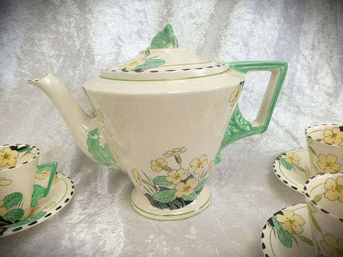 Vintage Art Deco Burleigh ware Zenith Primrose Teapot with 8 duo's -one cup repaired