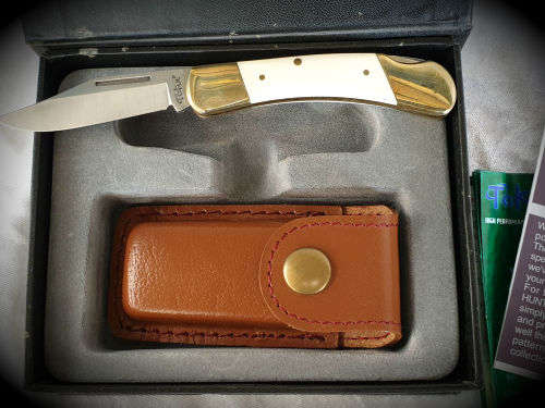 TEKUT 5Cr15MoV High performance folding Knife 155mm open still in box with Leather Sheath