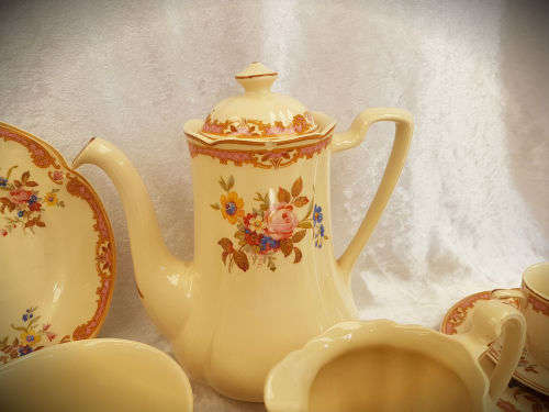 14pc of a Antique VICTORIAN BY Jhonson Bros Teaset made in England