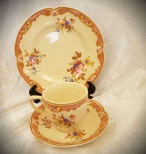 14pc of a Antique VICTORIAN BY Jhonson Bros Teaset made in England
