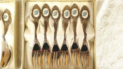 Vintage Eetrite 24ct Gold Plated cutlery -6 Teaspoons- 6 Cake forks and cake lifter - see condition