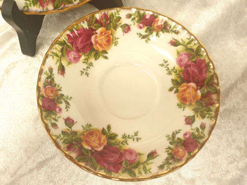 Vintage Royal Albert Bone China  -COUNTRY ROSES ' Trio Mint Condition- (6 available) bid is for one