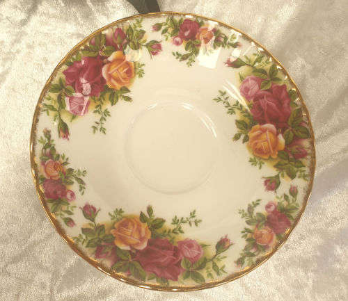 Vintage Royal Albert Bone China  -COUNTRY ROSES ' Trio Mint Condition- (6 available) bid is for one