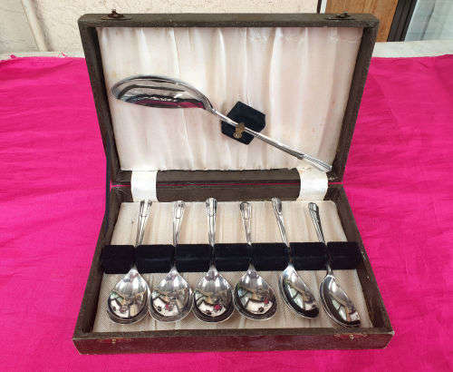 Antique J.T & S John Thompson & Sons 7 pc Spoonset boxed -Silversmits between 1860-1916 london