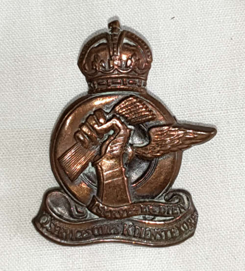 Suid Afrika K Dienste Korps `Ek dien` -South Africa Q Services Corps Badge`I Serve Cap Badge 45x40mm