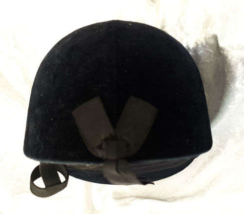Wembley Horse Riding Helmet - Velvet finish -59cm, 7 1/4 inch Great condition