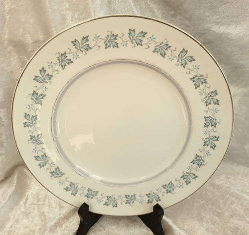 Vintage Royal Doulton Plate LYRIC H.4948 Fine Bone China England 228mm