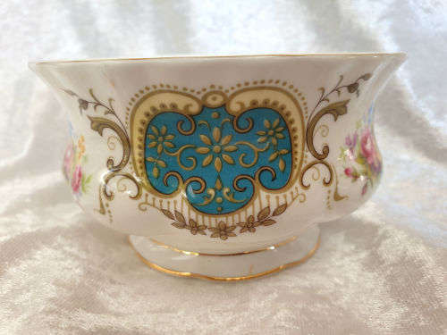 Vintage Royal Albert China Berkeley Sugar Bowl Never used as new out of a old warehouse