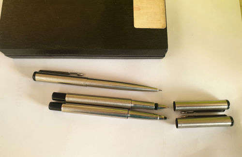 Vintage Parker Vector Fountain Pen, Rollerball (ink is dry) and Pencil set Made in the UK