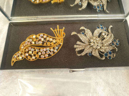 Metal case with Mirror 23x150x67mm AND 2 Antique/Vintage Brooches 75x33mm and 60x55mm - see more