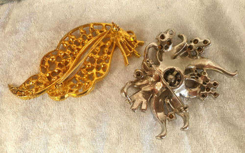Metal case with Mirror 23x150x67mm AND 2 Antique/Vintage Brooches 75x33mm and 60x55mm - see more