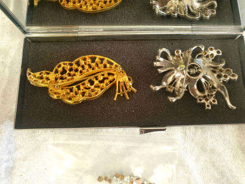 Metal case with Mirror 23x150x67mm AND 2 Antique/Vintage Brooches 75x33mm and 60x55mm - see more