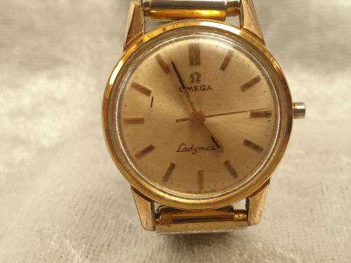 Vintage Ladies OMEGA Ladymatic Seamaster Automatic watch running but need a Winder