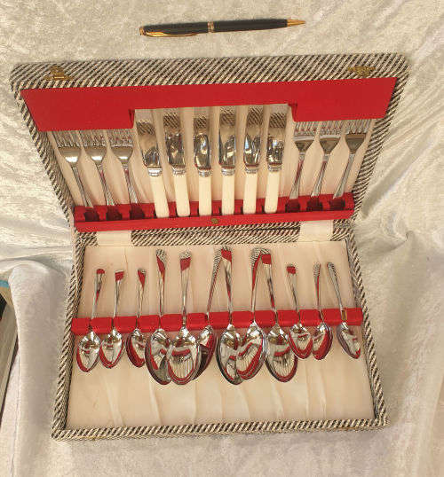 24 pc Unused Vintage Stainless Chronium Plate Sheffield Cutlery set - Boxed