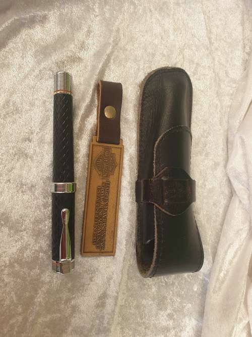 Harley Davidson Motor Cycles Fountain Pen 260807 in leather Pouch- Ink Cartridge is empty