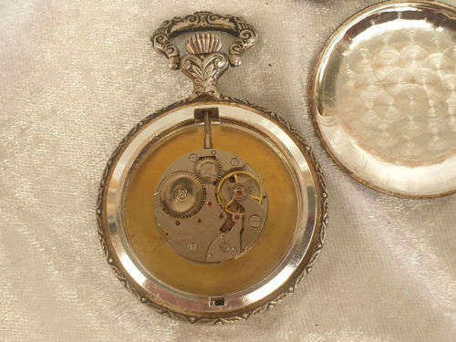 Vintage Lucerne Ladies Pocket watch (Not Working) Swiss Made 17 Jewels
