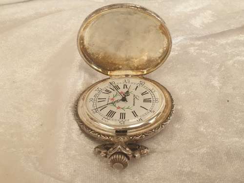 Vintage Lucerne Ladies Pocket watch (Not Working) Swiss Made 17 Jewels