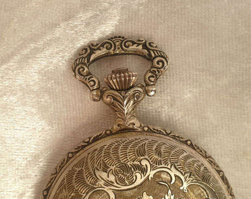 Vintage Lucerne Ladies Pocket watch (Not Working) Swiss Made 17 Jewels