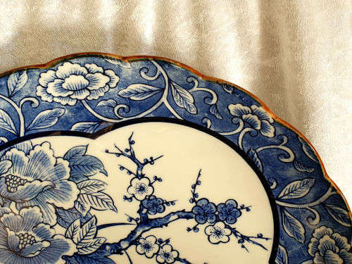 Vintage limited Reproduction of a 16th Century imperial imari Porcelain wallplate  Collector Series