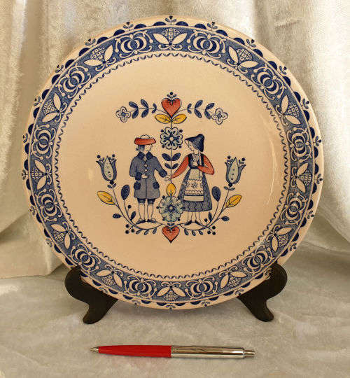 Johnson Brothers OLD GRANITE Hearts & Flowers Plate ..By apointment to The Queen -250mm