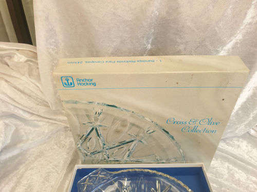 Anchor Hocking Cross & Olive Collection tray 241mm - never been used still in Box -USA
