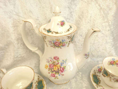 Vintage Royal Albert Berkeley Coffee pot