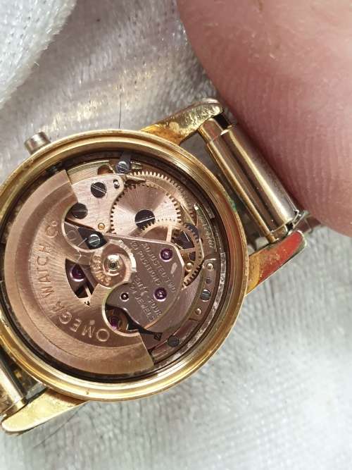 Vintage Ladies OMEGA Ladymatic Seamaster Automatic watch running but need a Winder