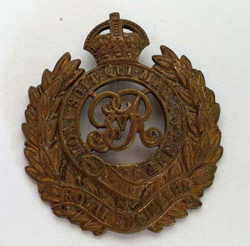 Royal Engineers WW2 Royal Engineers Corps (George VI) Cap Badge - see condition lug broken 40x46mm