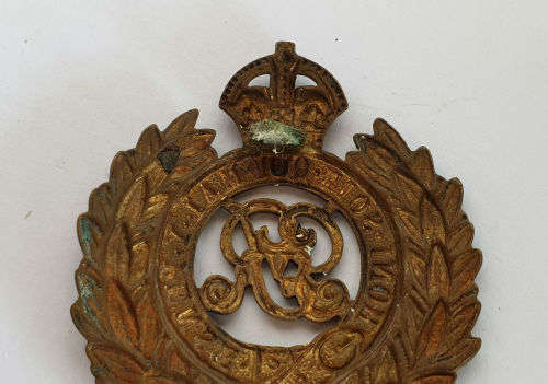Royal Engineers WW2 Royal Engineers Corps (George VI) Cap Badge - see condition lug broken 40x46mm