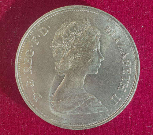1972 United Kingdom 25 New Pence - Elizabeth II Silver Wedding 1947-1972  (Copper-nickel)