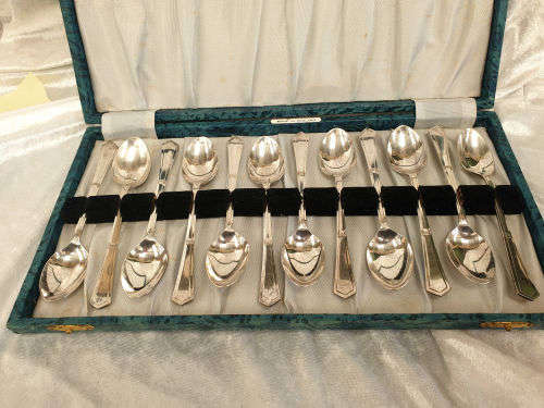 Antique /Vintage 12pc ANGORA Silver plate spoons in origanal box made in England
