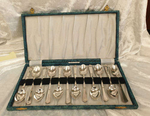 Antique /Vintage 12pc ANGORA Silver plate spoons in origanal box made in England