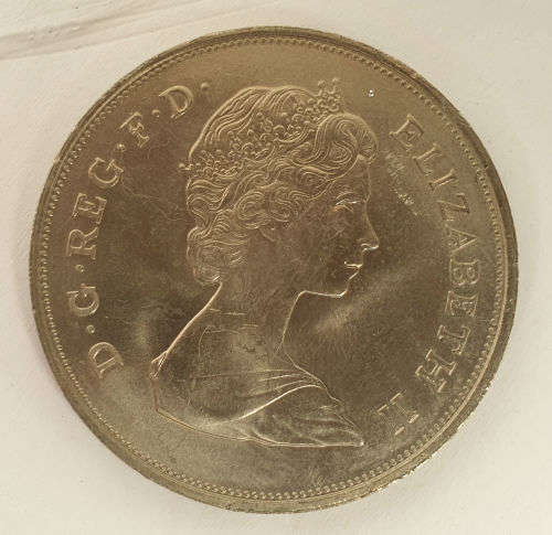 Collectable 1981 Royal Wedding Commemorative Crown Prince Charles and Lady Diana -Uncirulated