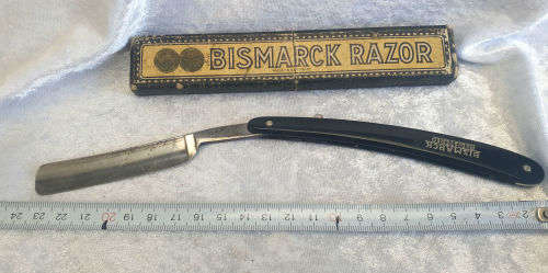 Antique/Vintage Bismarck Straight Razor in original box. Solingin Germany