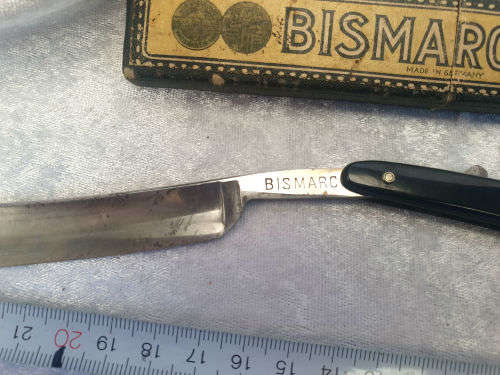 Antique/Vintage Bismarck Straight Razor in original box. Solingin Germany