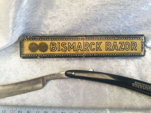 Antique/Vintage Bismarck Straight Razor in original box. Solingin Germany