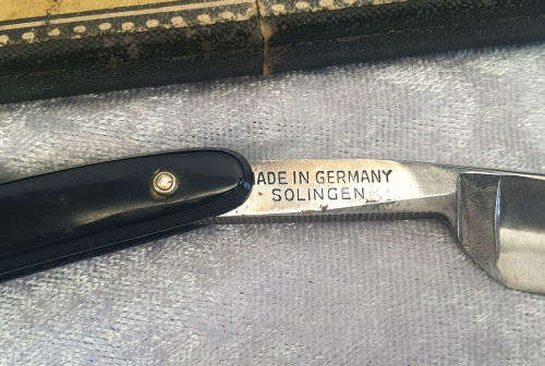 Antique/Vintage Bismarck Straight Razor in original box. Solingin Germany