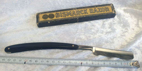 Antique/Vintage Bismarck Straight Razor in original box. Solingin Germany