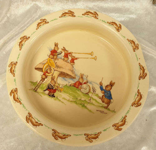 Vintage Royal Doulton Bowl (CHIPPED) 45x193mm